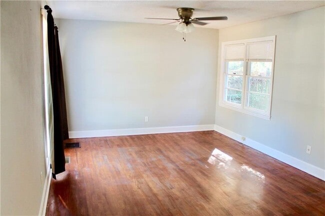 3325 Kemble Ave in Brunswick, GA - Foto de edificio - Building Photo
