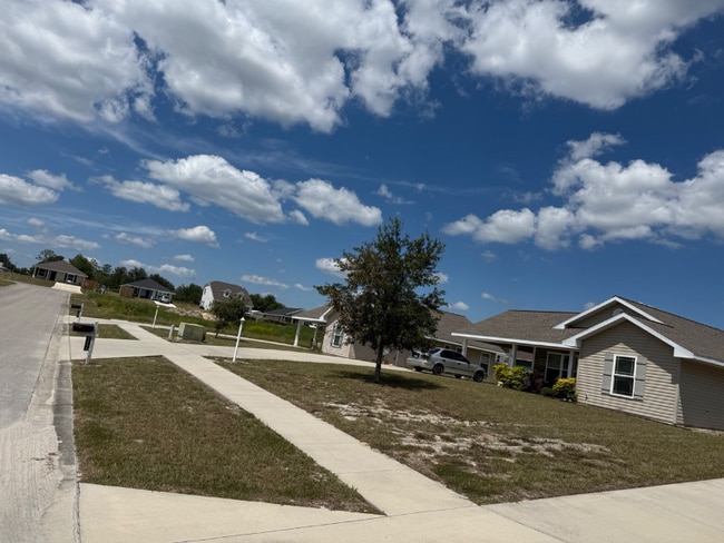 3288 NE Caitlin Ln in Bell, FL - Building Photo - Building Photo