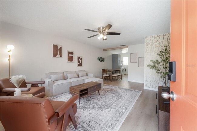 6908 S MacDill Ave in Tampa, FL - Building Photo - Building Photo