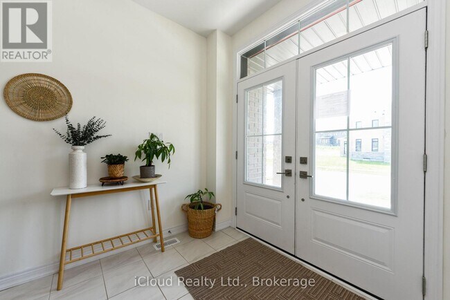 114 Thicketwood Ave in Barrie, ON - Building Photo - Building Photo