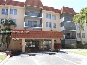 property at 4154 Inverrary Dr