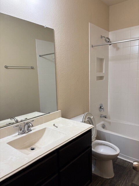 property at 5210 Victoria Lndg Trl