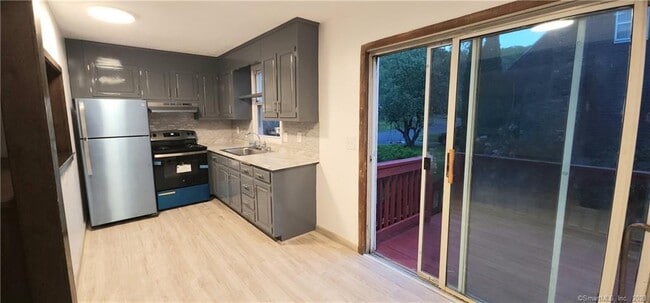 156 Newell Ave in Bristol, CT - Building Photo - Building Photo