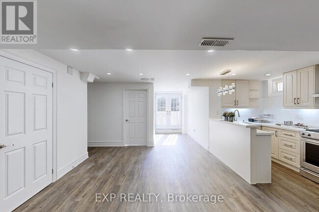 106 Royview Crescent in Vaughan, ON - Building Photo - Building Photo