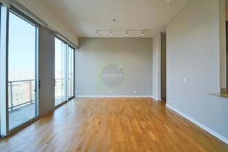 916 W Huron St in Chicago, IL - Building Photo - Building Photo