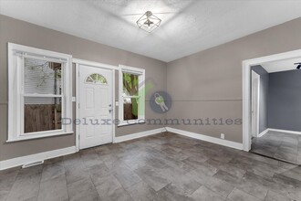 636 Livingston Ave NE-Unit -3 in Grand Rapids, MI - Foto de edificio - Building Photo