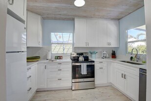 212 SW 1st Ave in Delray Beach, FL - Building Photo