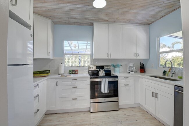 property at 212 SW 1st Ave