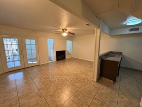 284 E El Paso Ave in Fresno, CA - Building Photo - Building Photo