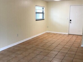 5507 Fountain Lake Cir in Bradenton, FL - Building Photo - Building Photo