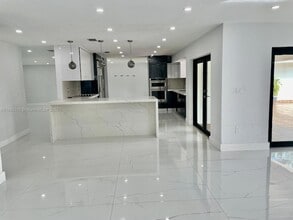 2721 SW 130th Ave in Miami, FL - Building Photo - Building Photo