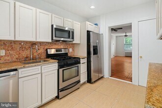 3881 Manor St in Philadelphia, PA - Building Photo - Building Photo