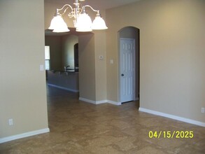 2417 Grand Lake Pkwy in Leander, TX - Foto de edificio - Building Photo