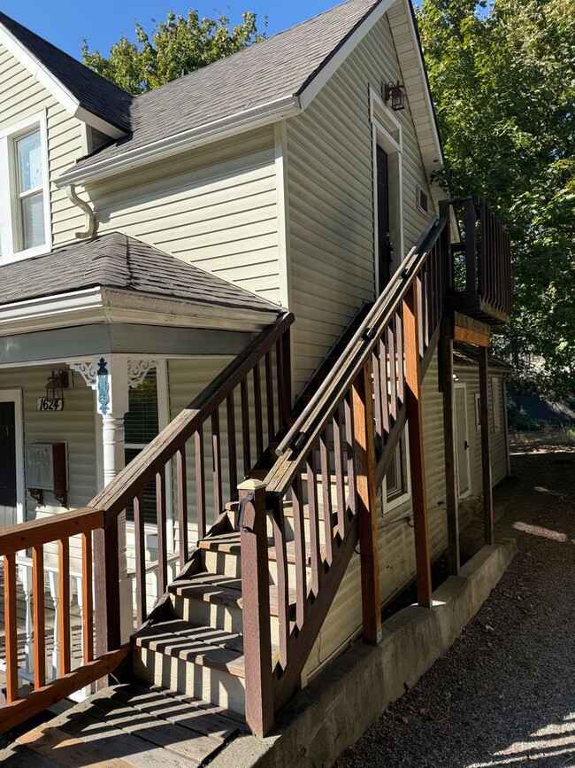 property at 1624 W 6th Ave