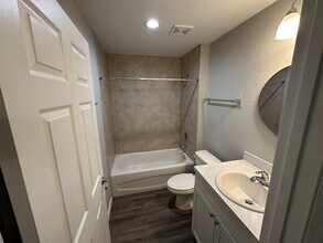 5580 NE 35th St, Unit 1 in Silver Springs, FL - Foto de edificio - Building Photo