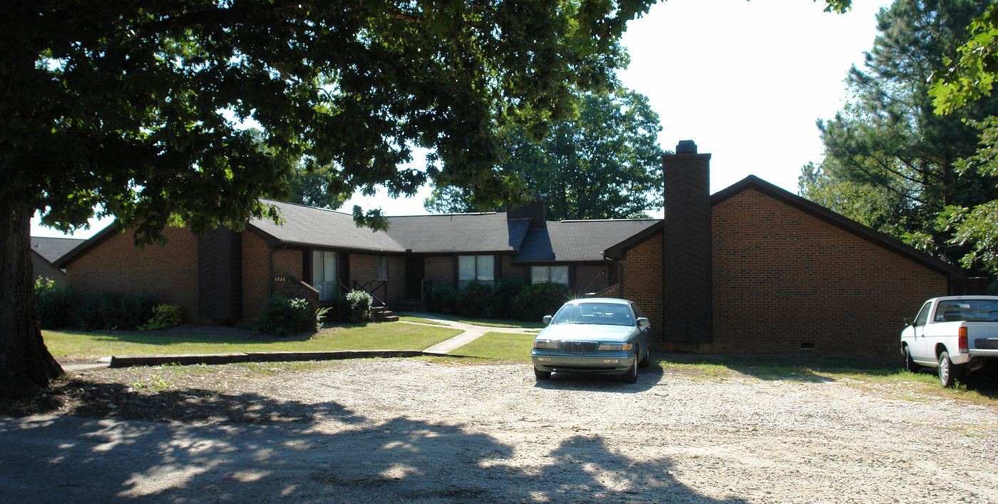 6828 Ray Rd in Raleigh, NC - Building Photo