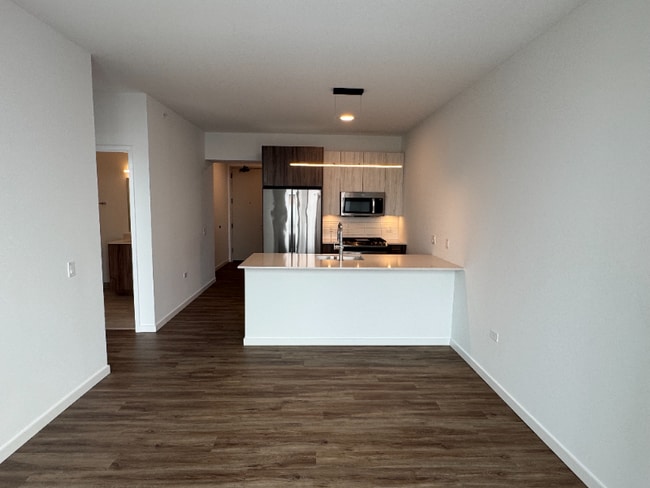 144 N Aberdeen St, Unit 1408 in Chicago, IL - Foto de edificio - Building Photo