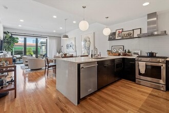 523 S West St, Unit 205 in Raleigh, NC - Building Photo - Building Photo