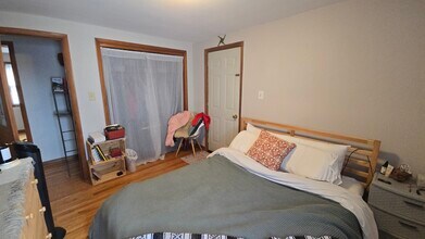 2233 S Mound St, Unit Upper in Milwaukee, WI - Building Photo - Building Photo