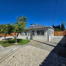 117 Cypress St in Vacaville, CA - Building Photo - Building Photo