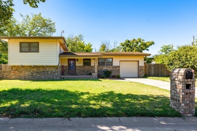 1210 Nelson Ave