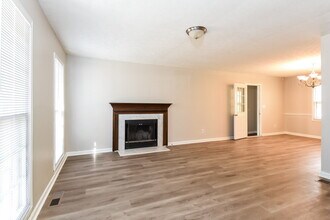 6390 Queens Rd in Douglasville, GA - Building Photo - Building Photo