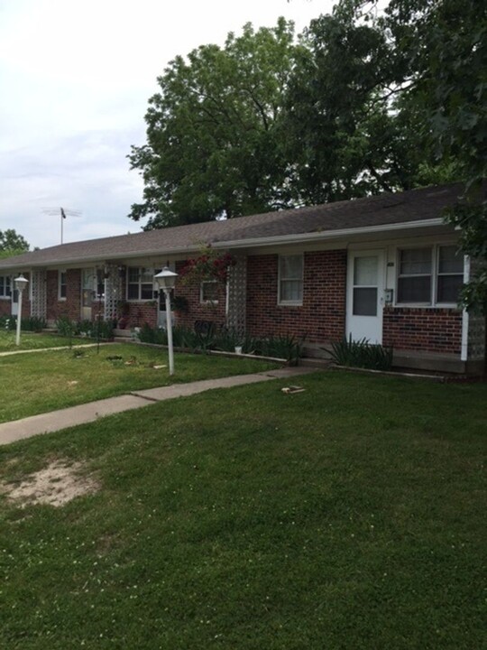 420-426 W South St in Bolivar, MO - Foto de edificio