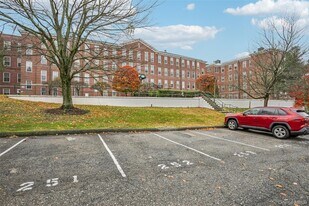 3208 Villa at the Woods in Peekskill, NY - Building Photo