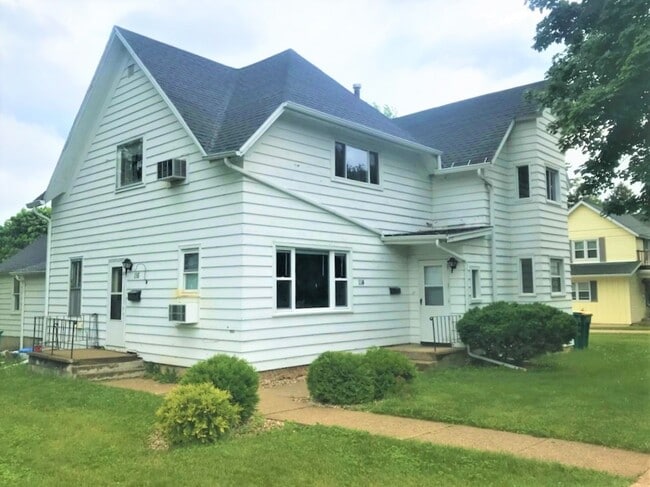 property at 116 N 2nd St