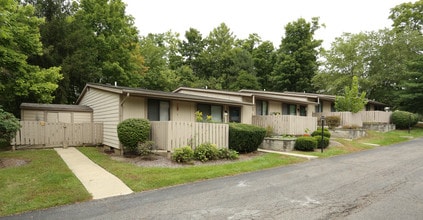 Harvest Grove in Gahanna, OH - Building Photo - Building Photo