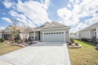 4995 NE 125th Lp in Wildwood, FL - Building Photo - Building Photo