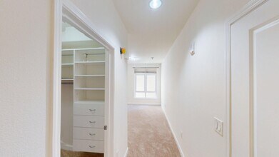 423 7th St, Unit 315 in Oakland, CA - Foto de edificio - Building Photo