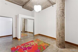 2201 Locust St, Unit 207 in St. Louis, MO - Building Photo - Building Photo