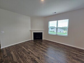 942 Pineland Dr in Woodruff, SC - Building Photo - Building Photo