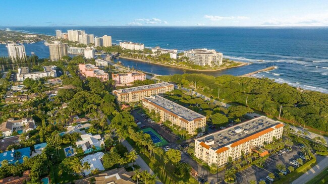 1111 S Ocean Blvd in Boca Raton, FL - Building Photo - Building Photo