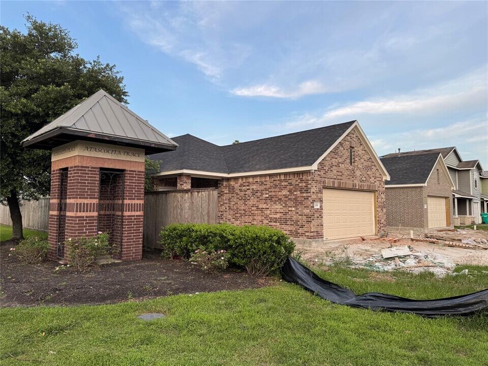 17458 Wigeon Way Dr in Humble, TX - Building Photo