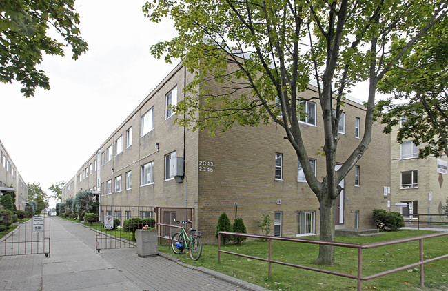 Kilcooley Gardens Co-Op in Toronto, ON - Building Photo - Building Photo