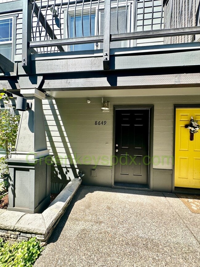 8649 N Crawford St in Portland, OR - Building Photo - Building Photo