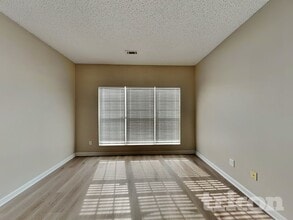 5090 Oakley Commons Blvd in Union City, GA - Building Photo - Building Photo