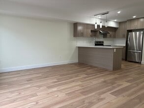 500 Fleming Rd in Kelowna, BC - Building Photo - Building Photo