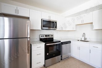 7417 Herschel Ave in San Diego, CA - Building Photo - Building Photo