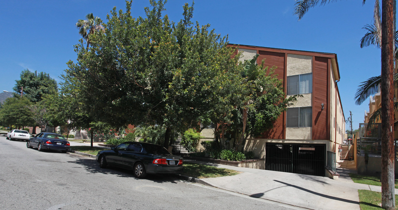 Thompson Ave Apartments in Glendale, CA - Building Photo