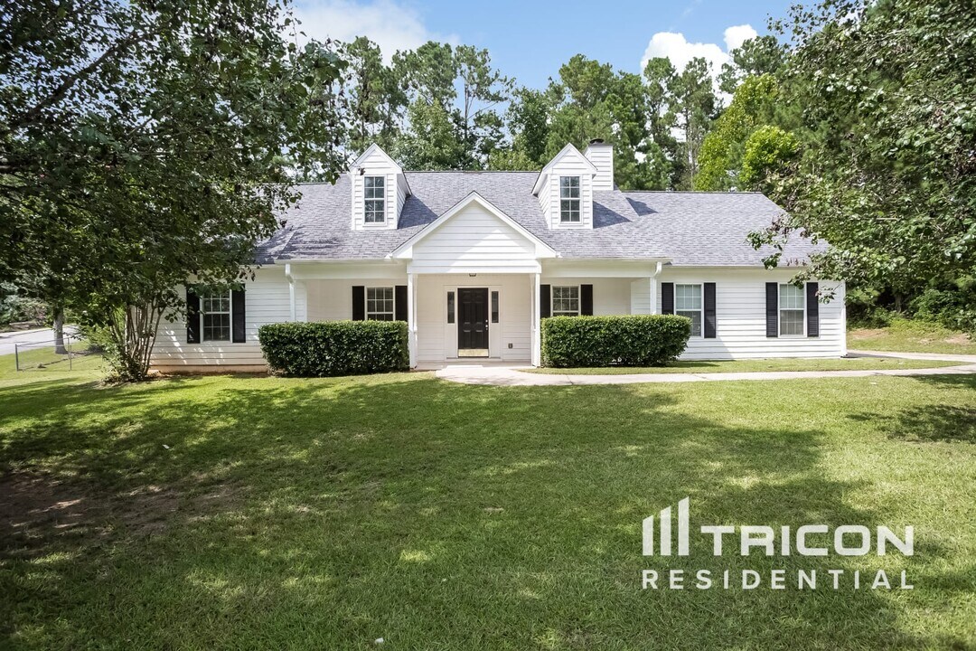 9190 Rhett Ln SW in Covington, GA - Building Photo