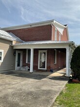 112 W Main St in New Bloomfield, PA - Building Photo - Building Photo