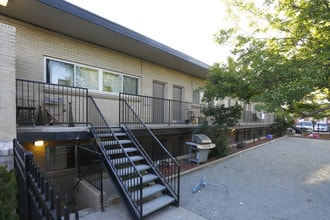 Duke & Duchess Apartments in Denver, CO - Foto de edificio - Building Photo