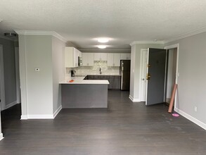 520 Washington St, Unit 12 in Brookline, MA - Building Photo - Building Photo