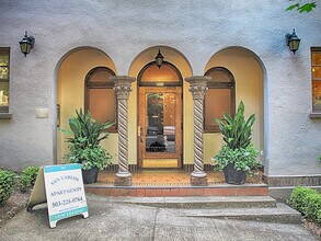 San Carlos Apartments in Portland, OR - Building Photo - Interior Photo