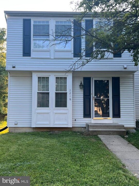 2216 Cedar Barn Way in Woodlawn, MD - Building Photo