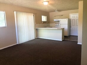 735 Rosedale Dr in Port Arthur, TX - Building Photo - Building Photo