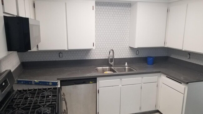 property at 2502 Manhattan Beach Blvd
